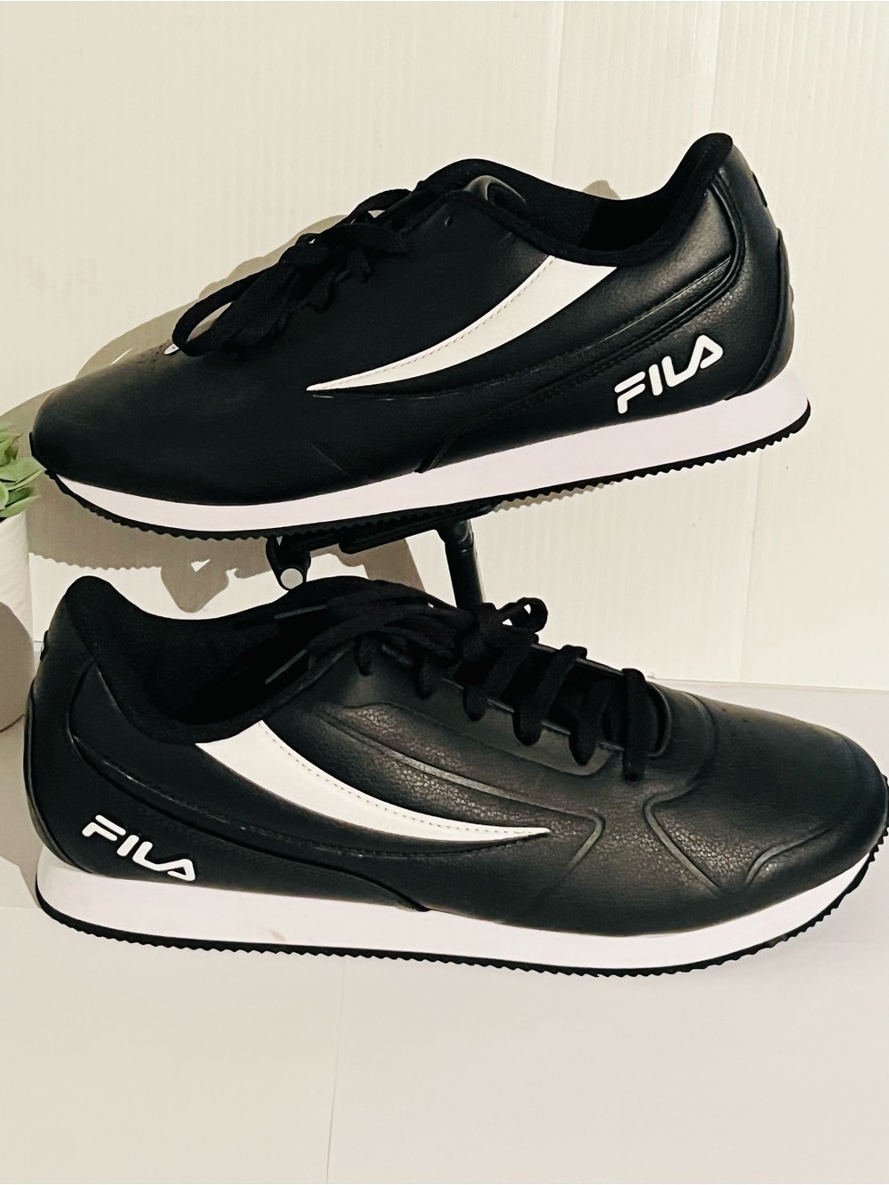 Fila Retro Sneakers New SZ 11.5